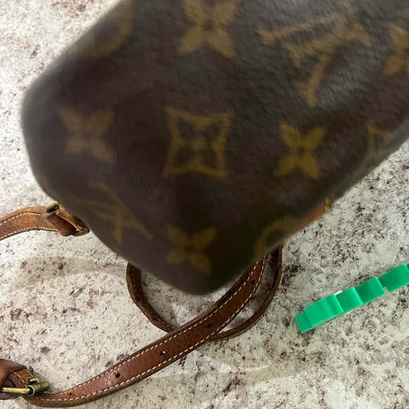 Louis Vuitton Brown Monogram Messenger Bag - Picture 10 of 16